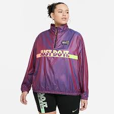 Wer gerne outdoor trainiert, der wird die verschiedenen abstufungen der nike jacken garantiert zu schätzen wissen. Entdecke Jacken Westen Fur Damen Nike De