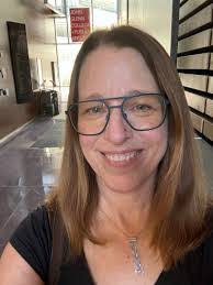 Kimberly Ratcliff's Instagram, Twitter & Facebook