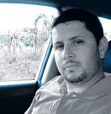 Llantas como nuevas AT 215x 65 R 16 ¢ 125 mil . Un solo pago Se vende juego  completo Información al 8481-5778 O al 8820-2974