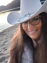 Frem til nå har bare Australia hatt en egen testosteronkrem laget for  kvinner. Resten av verdens kvinner som trenger testosteron har måttet bruke  lavdose mannlige testosteron-preparater (fordi… ja, kvinnehelse prioriteres  ikke alltid