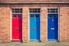 La première d'entre elles est de vérifier que la couleur choisie est acceptée par votre mairie. 5 Conseils Pour Choisir La Couleur De Sa Porte D Entree Maison Facile