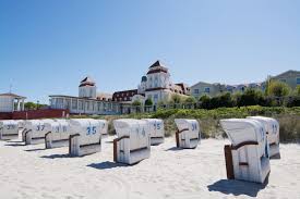 Jun 04, 2021 · krazy binz opened thursday with hundreds of eager shoppers lining up outside the doors for hours. Ostseebad Binz Tipps 7 Top Highlights Des Urlaubsortes Auf Rugen