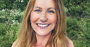 Sara Hodges's Instagram, Twitter & Facebook