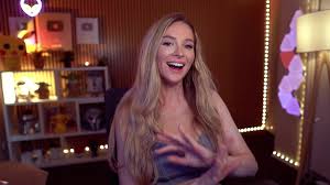 Bebahan AKA Hannah Hot Streamer Reacting To Sex Clips Video | Thothub.