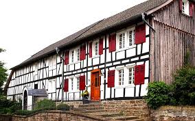 ′′ actually, a small christmas market was planned on our hotel's patio property , he says. Burgruine Blankenberg