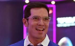 Sosok Adrian Maulana Artis Terkenal yang Banting Setir jadi Pegawai  Kantoran, Begini Kisahnya