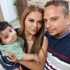 🎥 De Todo El Mundo 🎶 "...No tengo dueño, no soy tu esclavo, un poco tuyo,  y de todo el mundo..."" E. Bunbury.