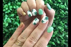 El día mas especial de cada mujer, es el día de su boda, al cual no podrás presentarte con las manos hechas un. Como Pintarse Las Unas Dibujos Para Pintar Unas 2021 Tendenzias Com