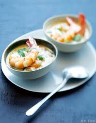 Soupe De Crevettes Au Curry Pour 4 Personnes Recettes Elle A Table Recette Crevettes Curry Soupe Crevette Recettes De Cuisine