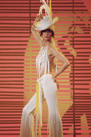 Cher and london session orchestra, martin koch fernando (dancing queen 2018). Owlwood Das Haus In Dem Schon Marilyn Monroe Und Cher Residierten Steht Zum Verkauf Vogue Germany