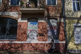 Balconies, life, art': Berlin's shut-in artists show their work | Arab News