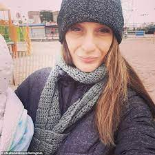 Identity Of Bagel Karen Filmed During Racist Tirade At Queens Cashier Revealed Daily Mail Online