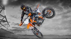 After a few years of testing bikes individually, the team at da decided it was the right time to round up the the front end on the honda crf450r feels much improved in standard form over the 2013 model. 2021 Ktm 450 Sx F Specs Features Photos Wbw