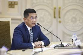 Datuk seri mohamed azmin ali started his political career in 1987 as special officer to datoâ€™ seri anwar ibrahim who was minister of education at the time and later as a private secretary when the latter became the finance minister and deputy prime minister. Quarantine For Me But Not For Thee Zaidi Azmi Opinion The Vibes