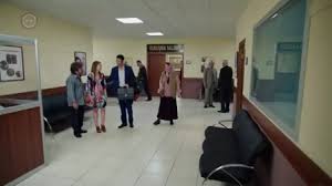 A kiérkező mentők már csak a halál tényét állapítják meg. Sorsok 271 Resz Avi Sorozat Videa