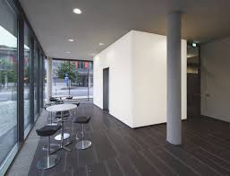 Teekuche Leuchtender Kubus Im Eg Able Group Firmenzentrale Gummersbach Teekuche Innenarchitektur Kuche