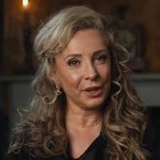 Tracy Overman's Instagram, Twitter & Facebook