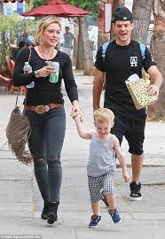 She will be as beautiful and sweet as her mother. Hilary Duff Hugs Estranged Husband Mike Comrie Who Goes In For A Kiss Hilary Duff Style Hilary Duff Hair The Duff