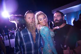 We send you personalized kits on a monthly basis that'll make zeus' beard jealous. How A Few Bearded Brothers Turned Their Dollar Shave Club Parody Video Into A Multi Million Dollar Company