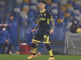 Dennis man is a 21 years old (as of july 2021) professional footballer from romania. Dennis Man Dennis Man Parma