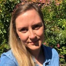 Robyn Lucas (@robynpierce12)