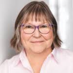 An Art Material Addicts Guide to becoming a Minimalist Sketcher