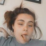 Robyn Woody's Instagram, Twitter & Facebook