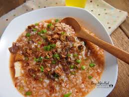 Masak air sampai mendidih bubur pedas pontianak siap disantap. Bubur Daging Pedas