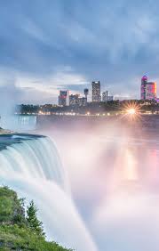 Stay With Family Or Couples Package At Best Western Fallsview Hotel In Niagara Falls On Dates Into April With Images Niagara Falls Hotels Niagara Falls Family Friendly Hotels