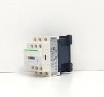 Schneider electric cad50f7 control relay (FREE SHIPPING)