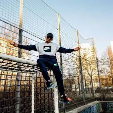 Joker Bra Feat Milonair Gucci Pulli L By Thetrapplug Deutsch Rap Rapper Rap