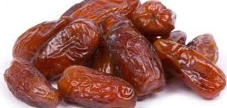 رؤية جني التمر في منام الأعزب دليل على زواجه من امرأة غنية وكثيرة الخير. ØªÙØ³ÙŠØ± Ø­Ù„Ù… Ø§Ù„ØªÙ…Ø± Ù„Ù„Ø­Ø§Ù…Ù„ Ø¨Ø§Ù„Ù…Ù†Ø§Ù…