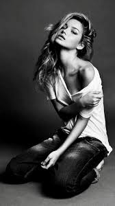 Black And White Model Photoshoot Pin By Wow Lightroom Presets Tips On Black White Photography Photography Poses Women Seductive Pose Model Poses