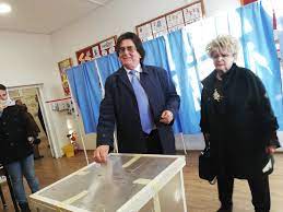 Ben oni ardelean, prins băut la volan. Primarul Nicolae Robu La Urne ImpreunÄƒ Cu SoÈ›ia È™i Deputatul Ben Oni Ardelean Am Votat Pentru Continuitate