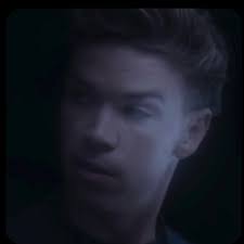 BRUCE?☆™ (@purple.refrigerator)