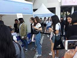 Itzy is the fastest 4th gen group to reach 100m views in youtube. O Xrhsths Shin Ryujin Itzy Sto Twitter Rhujin Jisu Somi Chaeryeong Spotted Today At Twiceland Concerts I Think I M Crying Aaaaa Jypnewgg