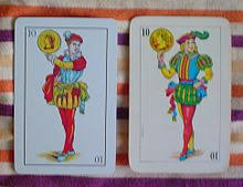 During each round, one player pulls a card with an image on it from the top of the deck. Spanish Suited Playing Cards Wikipedia