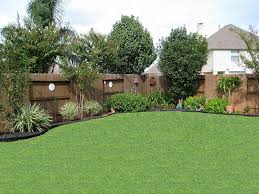 Pin By Heena Bhatt On Landscaping Privacy Landscaping Backyard Backyard Garden Design Backyard Landscaping Designs