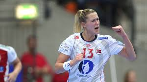 Hun er klar for en ny klubb, men inntil videre er hennes neste arbeidsgiver ukjent. Tv 2 Sporten On Twitter Marit Malm Frafjord Gjor Comeback Pa Landslaget Https T Co Bmruqvupky