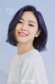 Dengan ini kamu bisa akan terhindar dari kesan 'berat' yang kerap diciptakan oleh model rambut bob berpotongan rata. 10 Model Rambut Bob Ala Idol Kpop Wanita Lisa Blackpink Hingga Ryujin Itzy