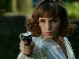 Marina und die Mörder S01E01: Der Lilienmörder (La flor de lis)