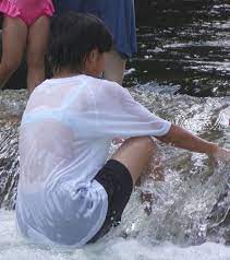 夏に水遊びして制服が透けちゃったJC・JKたちを盗撮した画像&動画集 | スクールガールレビュー