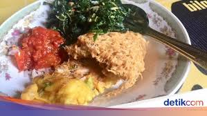 Tempe dan tahu bacem bisa dijadikan lauk sarapan dan disimpan untuk esok hari. Lawuh Ndeso Di Sini Bisa Menebus Kangen Masakan Jawa Rumahan