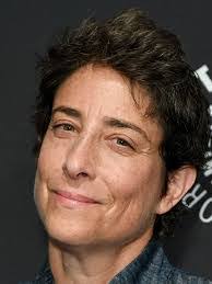 Carolyn Strauss's Instagram, Twitter & Facebook