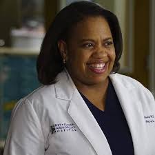 Chefe de cirurgia, médica premiada, as cinco regras... Confira os momentos  icônicos de Miranda Bailey de Grey's Anatomy