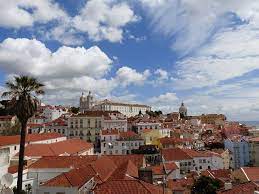 Az alfama negyedet minden turistának látnia kell.mire lehet számítani ? Utazomajom Top 10 Latnivalo Lisszabonban Terkeppel
