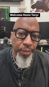 Kim Tyndall's Instagram, Twitter & Facebook