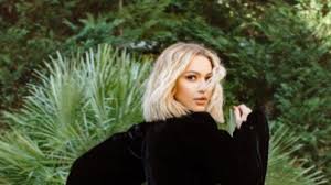 Hadise's career began in 2004 with the release of her debut hadise continued to release more successful singles, most notably the single milk chocolate girl. Hadise Ye 3 Ulkeden Teklif Geldi Teneec