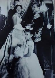Maybe you would like to learn more about one of these? 390 Farah Pahlavi Ideen In 2021 Schah Von Persien Persien Konigliche Diademe