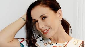 La pareja que continúa consiguió el 74,1% de los votos. Viviana Saccone A Los Besos Con Su Nuevo Novio En La Playa Tn